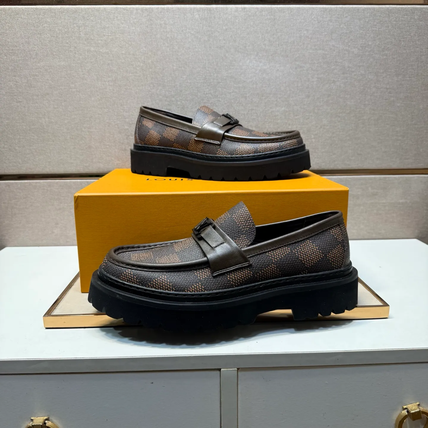 Men's men's shoes 💰pp620【Lv～】Men's casual leather shoes 2025z cabinet sales simultaneously 🔶Size: 39-44 #️⃣ 🔷3 colors🔜The upper is made of cowhide stitching ➕Cowhide lining, comfortable and breathable, sole: original comfortable and wear-resistant outsole, ⚠️real thing📱photographed🎬real thing is better📢📢📢